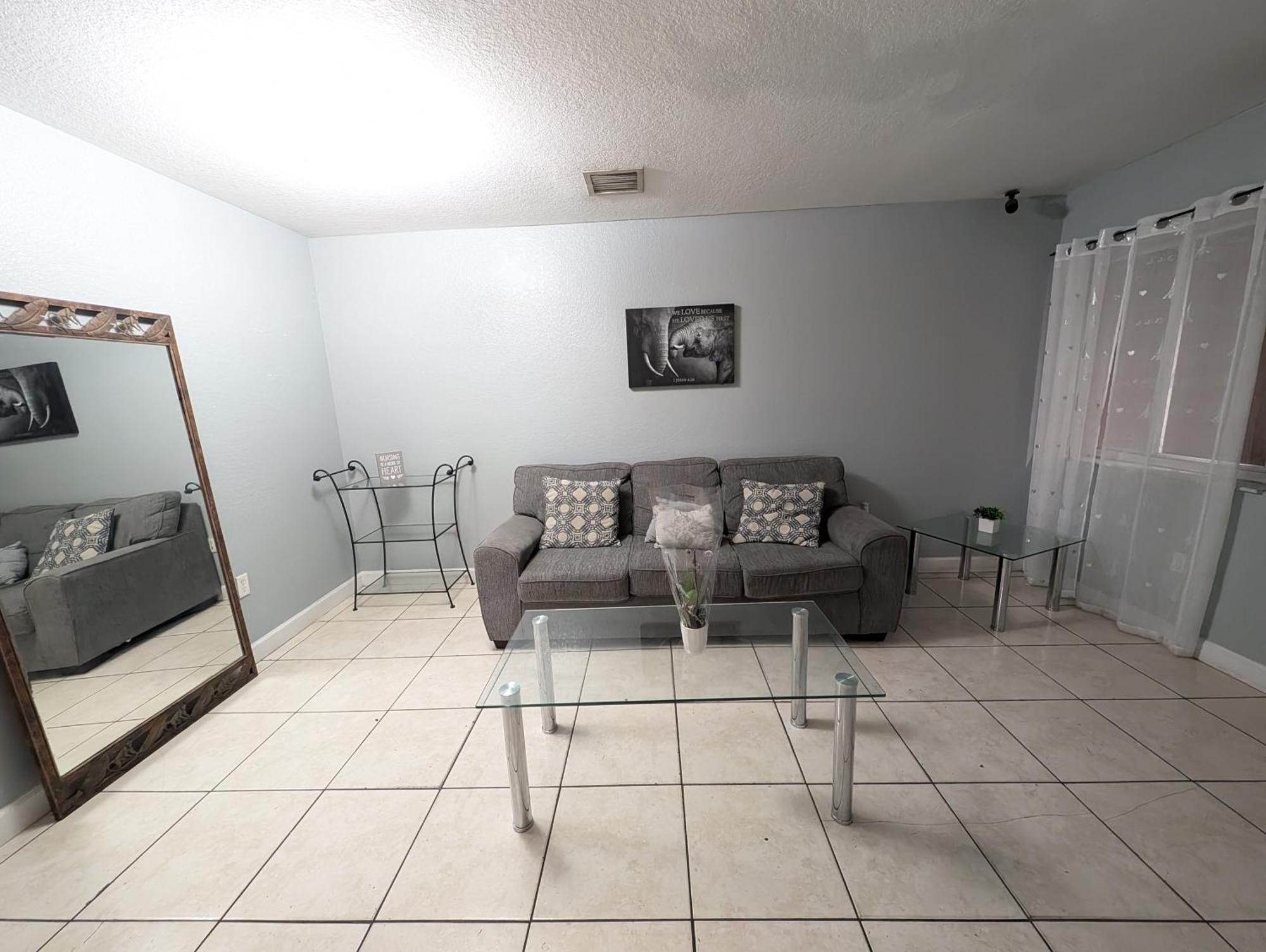 Milusol Hostel Miami Shores Exterior photo